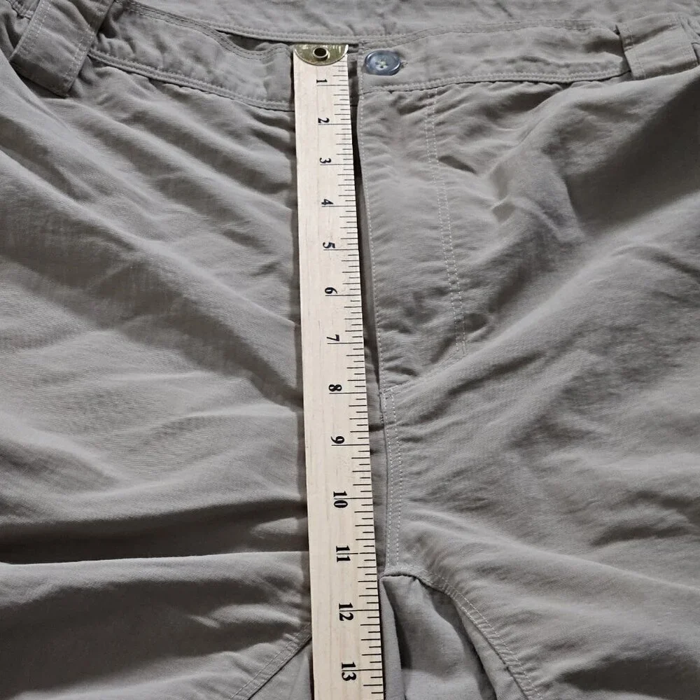 The North Face Shorts Mens XL Beige Cargo Utility Nylon Pockets Outdoor Gorpcore